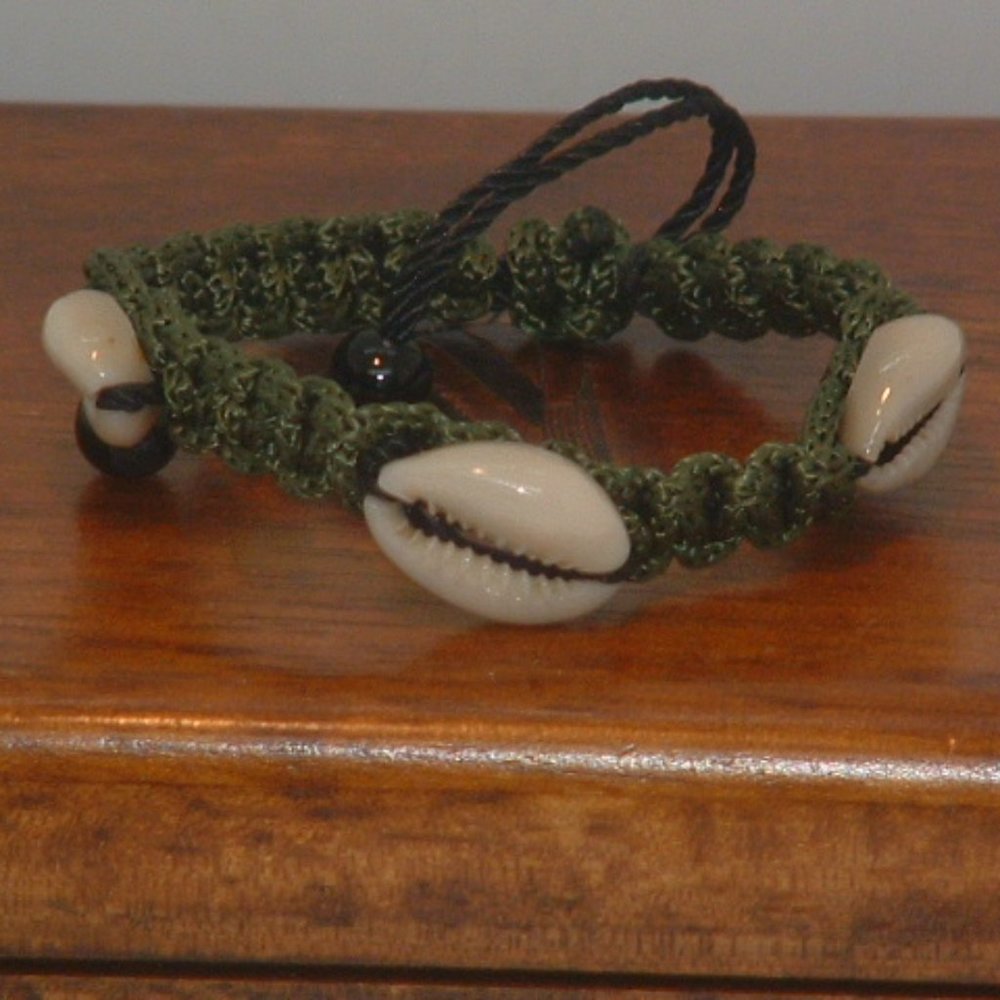 New Green Shoelace Cowrie Shell Bracelet